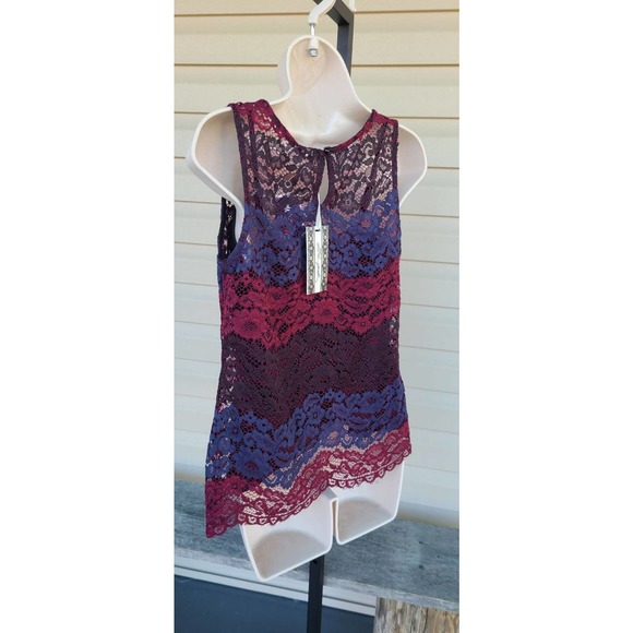 NWT Ultra Pink Sleeveless Floral Lace Top‎ Medium - Picture 2 of 5